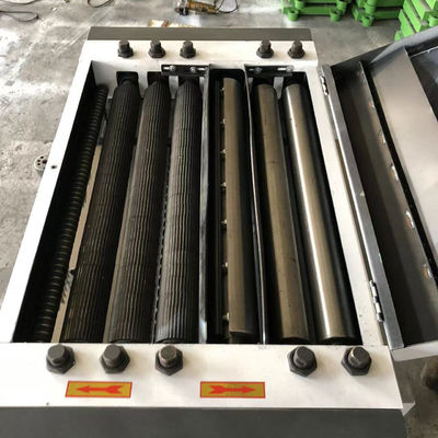 Máquina de planeamento elétrico de espessura de madeira Planador de lado duplo de alta velocidade para trabalhos de madeira