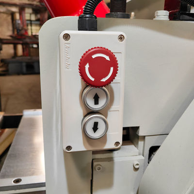 5.5kw espinha inferior planador de espessura de dois lados para processamento de madeira pesada
