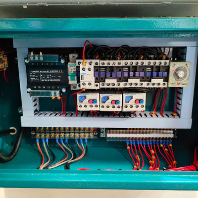 Planeamento de superfície de madeira maciça MBZ524A Máquina de planeamento automático de alimentação de eixo duplo