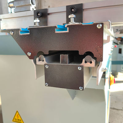 Máquina de fresagem de portas de madeira maciça e MDF com moldador de fuso de mesa deslizante de eixo único