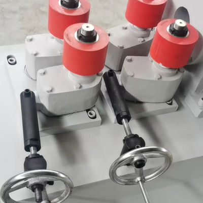 Máquina de trituração de madeira sólida de alimentação automática