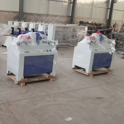 Máquina de trituração de madeira sólida de alimentação automática