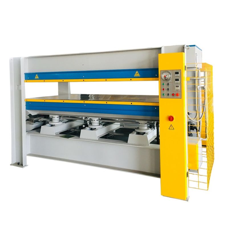 Máquina de prensagem a quente de madeira laminada de porta moldada de madeira com alta produtividade e boa