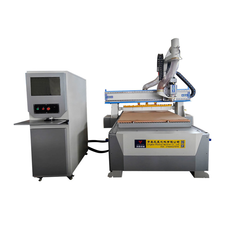 PK1325 Centro de usinagem de linha recta totalmente automático com 12 ferramentas CNC Router