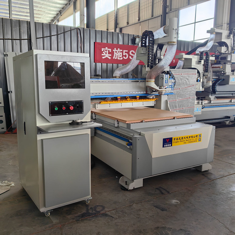 9KW Spindle Motor Power Woodworking Cnc Wood Router Machine para corte de móveis de madeira compensada