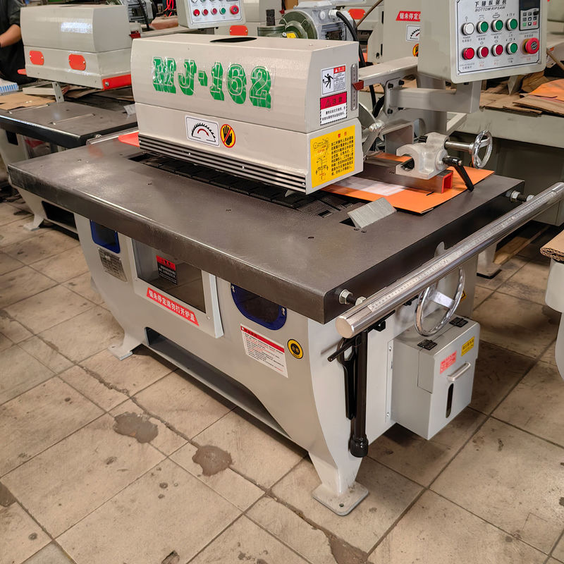 Máquina de corte de madeira de alta precisão de 850 KG