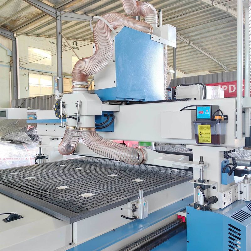 Roteador CNC de trabalhos de madeira de alta velocidade com 6 espindéis para escultura e gravura 3D