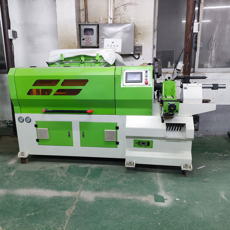 Máquina de torneamento de torno de madeira CNC versátil com max. comprimento girado 750mm