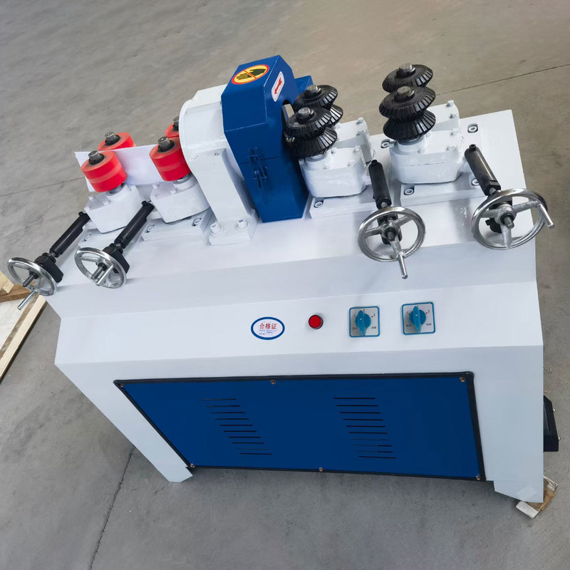 4kW Potência Dobrar e dobrar Espesor ajustável Máquina de limpeza de madeira redonda